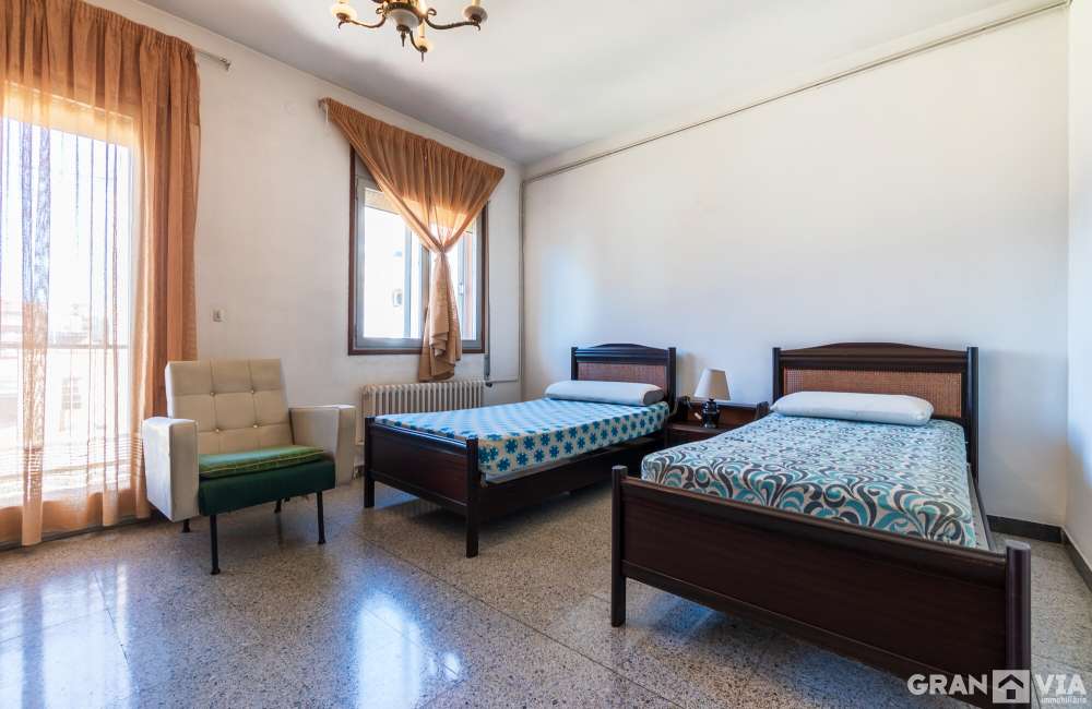 c62caed49d4114471bc90bf0a9d41c70.jpg