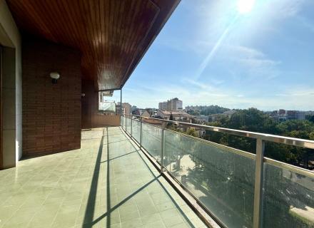 Amplio piso en venta en figueres (avda. salvador dalí).