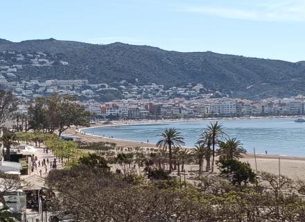 Magnífic apartament amb vista al mar en roses salatar amb llicència turística