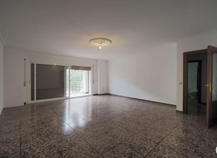 Appartement spacieux centre-ville et à 250 mètres de la plage