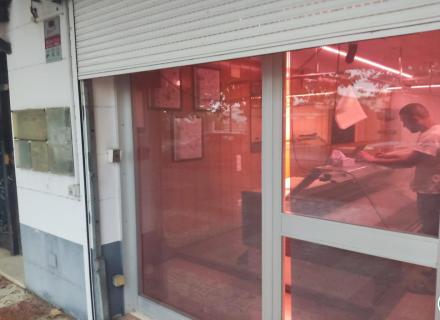 Local commercial à vendre, ancien magasin de boucherie.