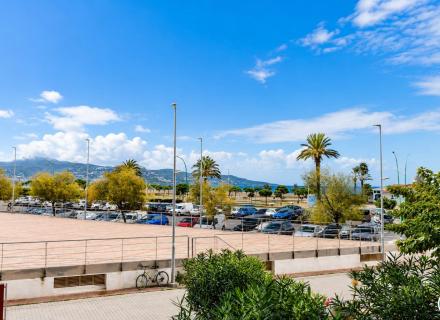 Apartamento con 2 dormitorios en primera linea de mar