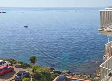Appartement lumineux avec vue sur mer au phare de roses