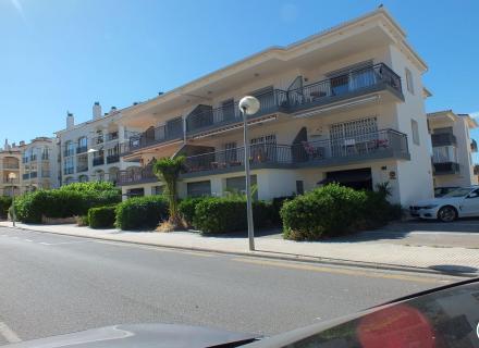 Appartement à vendre à roses