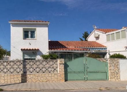 Jolie maison 3 chambres expo sud avec jardin à santa margarita-rosas