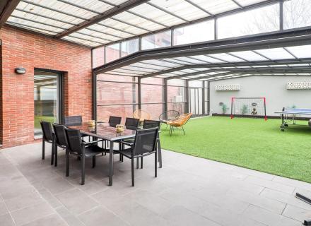 Avec licence touristique. edifici panna. avda salvador dalí.