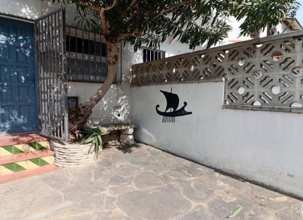 Casa adosada con amarre privado de 10mx3m en porto fino, empuriabrava