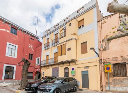 Venta de edifico completo en el centro de la jonquera.