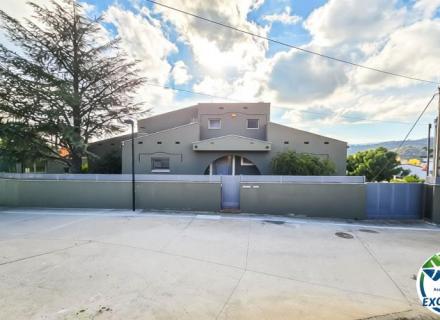 Casa de alto standing en la jonquera: lujo entre montañas con piscina privada climatizada y vistas espectaculares