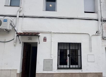 Casa en venta en figueres (urba. culubret)