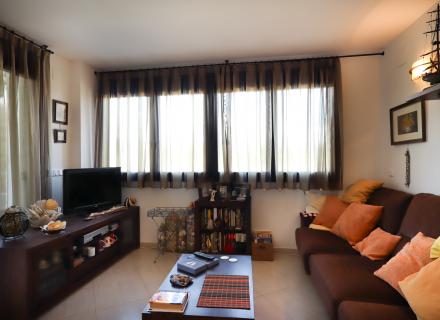 Apartamento de 3 habitaciones con terraza y plaza de aparcamiento en el puerto de llançà