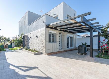 Casa independent amb parcel·la de 325m2