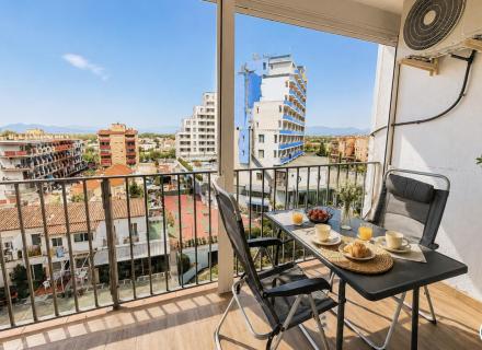 Apartamento totalmente reformado a 100 metros de la playa con licencia turistica