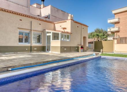 Casa en venta avda.costa brava
