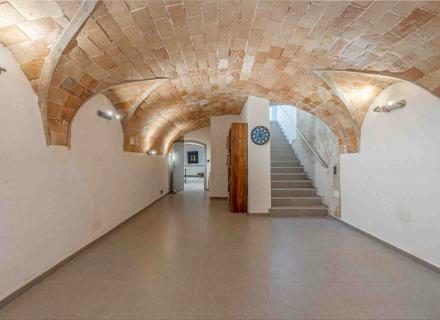 Casa de pueblo totalmente reformada en sant pere pescador.