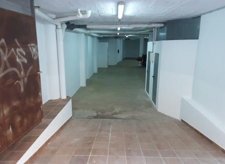 Plazas de aparcamiento con trastero en el puerto de llançà.