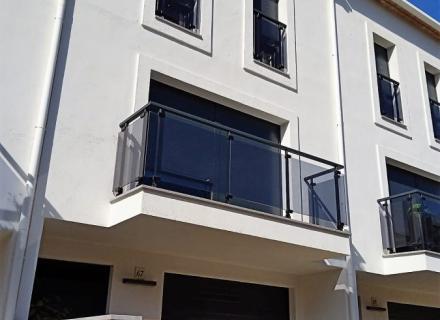 En venda dues cases actualment en construcció