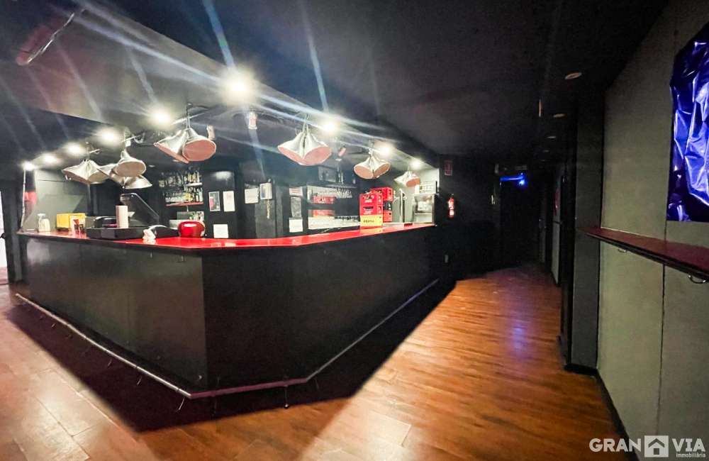INSIDE-06.jpg