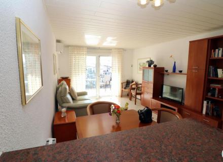 Charmant appartement à vendre à empuriabrava avec vue sur le canal