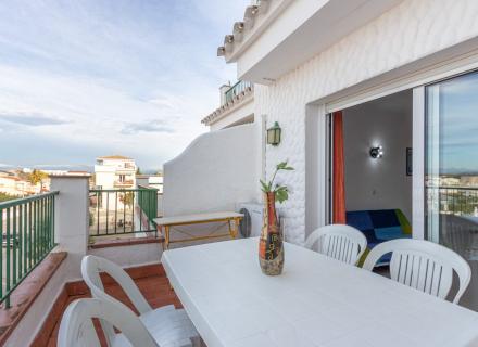 Apartamento con piscina comunitaria