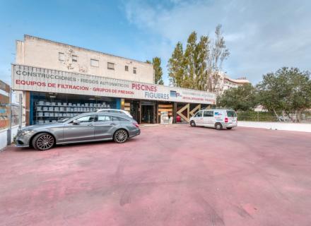 Empuriabrava (1928) nave comercial de 220 m² con terreno de 780 m²