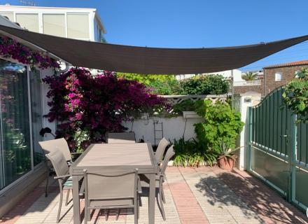 Bonica casa de 3 dormitoris amb jardí a santa margarita-roses