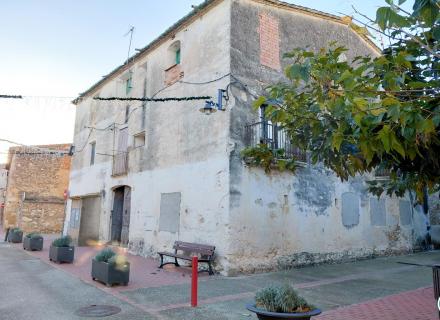 Casa con gran potencial en el centro de santa llogaia