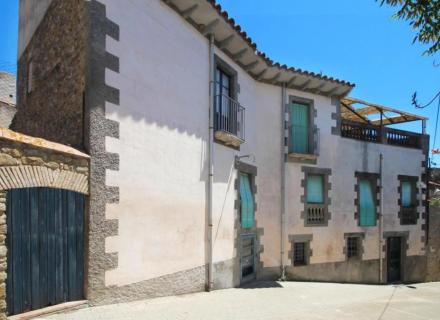 Una casa rústica per restaurar amb vistes a jafre