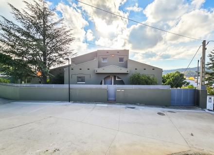 Propietat d’alt standing a la jonquera: un refugi de luxe al massís de l’albera amb piscina climatitzada i vistes panoràmiques