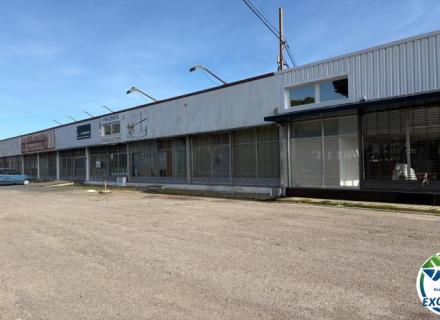 Local commercial avec appartement à vendre sur la route de roses à cadaqués