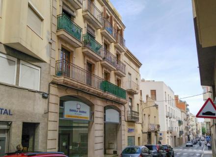 Oportunitat pis seminou de 120 m² construïts al centre de figueres