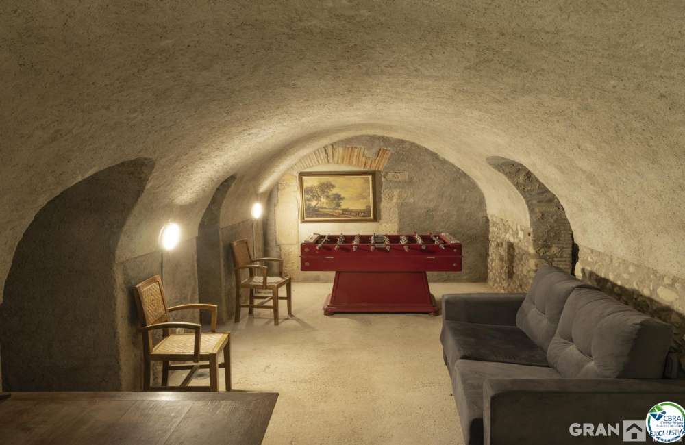 c374596406d6c629b7015ae2ef9bc35b_1600x1024.jpg