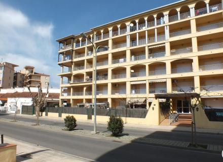 Appartement ensoleillé avec terrasse, place de parking à santa margarita