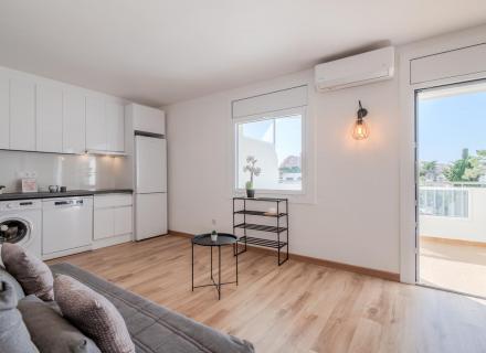 Joli studio avec terrasse et vue canal