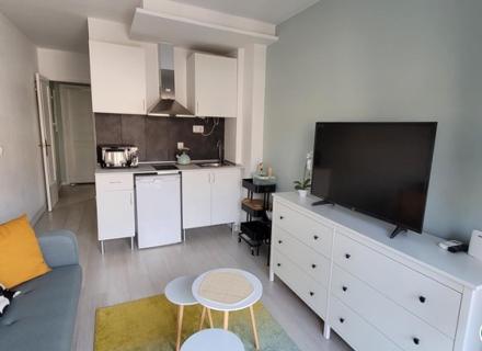 Roses - centre: studio cabine proche port et plage à vendre