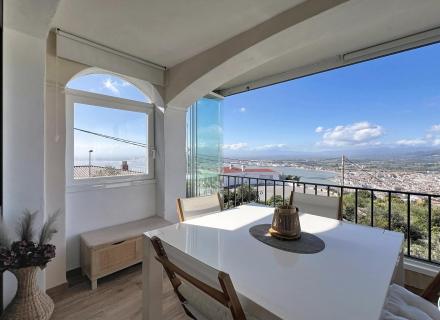 Apartamento reformado con vista panorámica sobre la bahía de roses