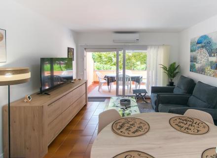 Appartement rénové, centre ville, 2 chambres doubles, terrasse, mer 150m. empuriabrava