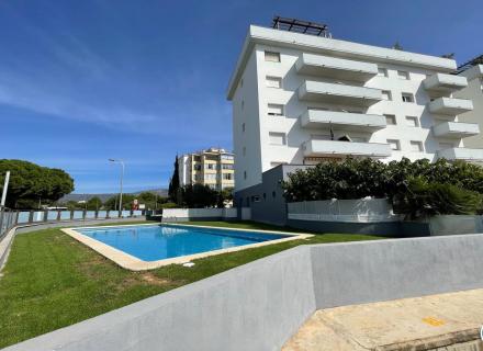 Appartement de 3 chambres avec piscine et parking privé à santa margarita roses