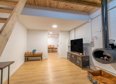 Bonica casa parcialment reformada.