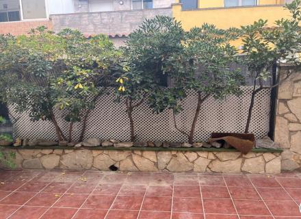 Bonica casa adossada i reformada a empuriabrava.