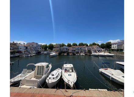 Appartement sur la marina dans un cadre pittoresque avec terrasse de 12 m2