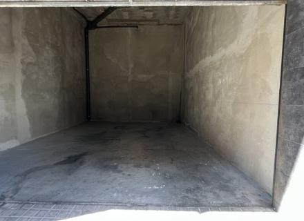 Garage fermé à vendre (centre-ville de figueres)