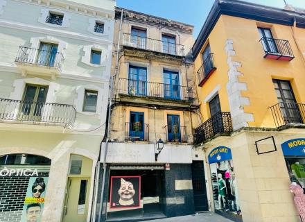 Edificio en el centro de figueres ideal inversores