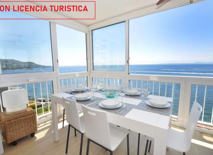 Bajada de precio! impresionante apartamento con vistas panorámicas al mar, reformado, parking incluido. ¡debes verlo!