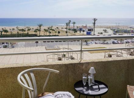 Charmant studio avec vue mer et terrasse privée