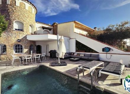 Maison avec amarre - quartier port argonautes