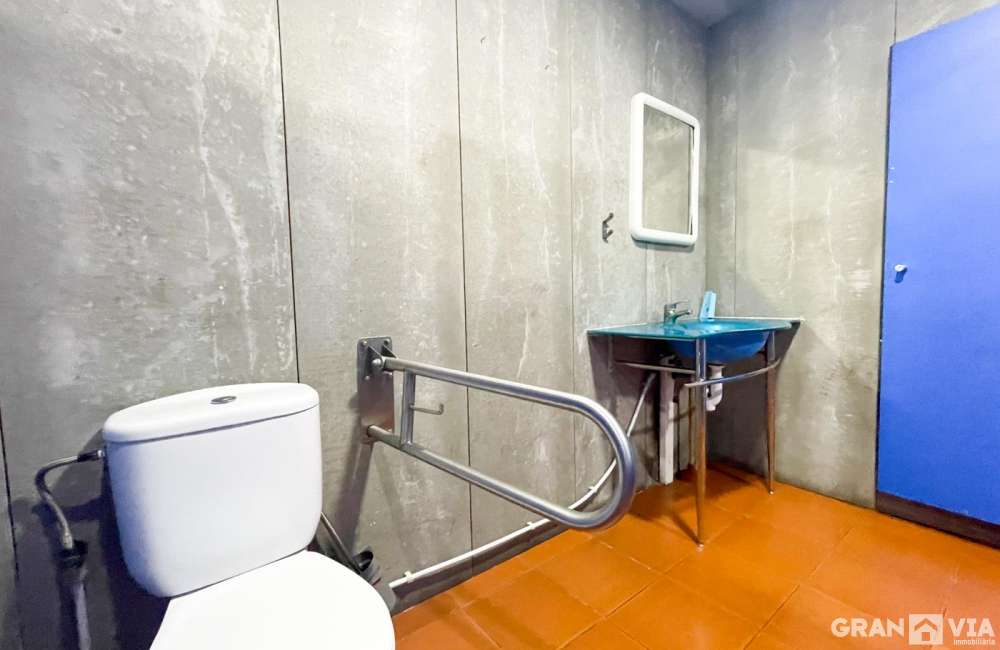 INSIDE-01.jpg