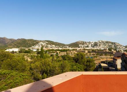 Apartament a mas matas, roses