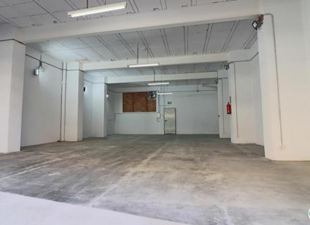 Locaux dans la rue principale de 116 m2 dans le centre de figueres.