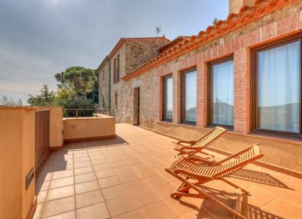 Casa de piedra con vistas excelentes a l'albera